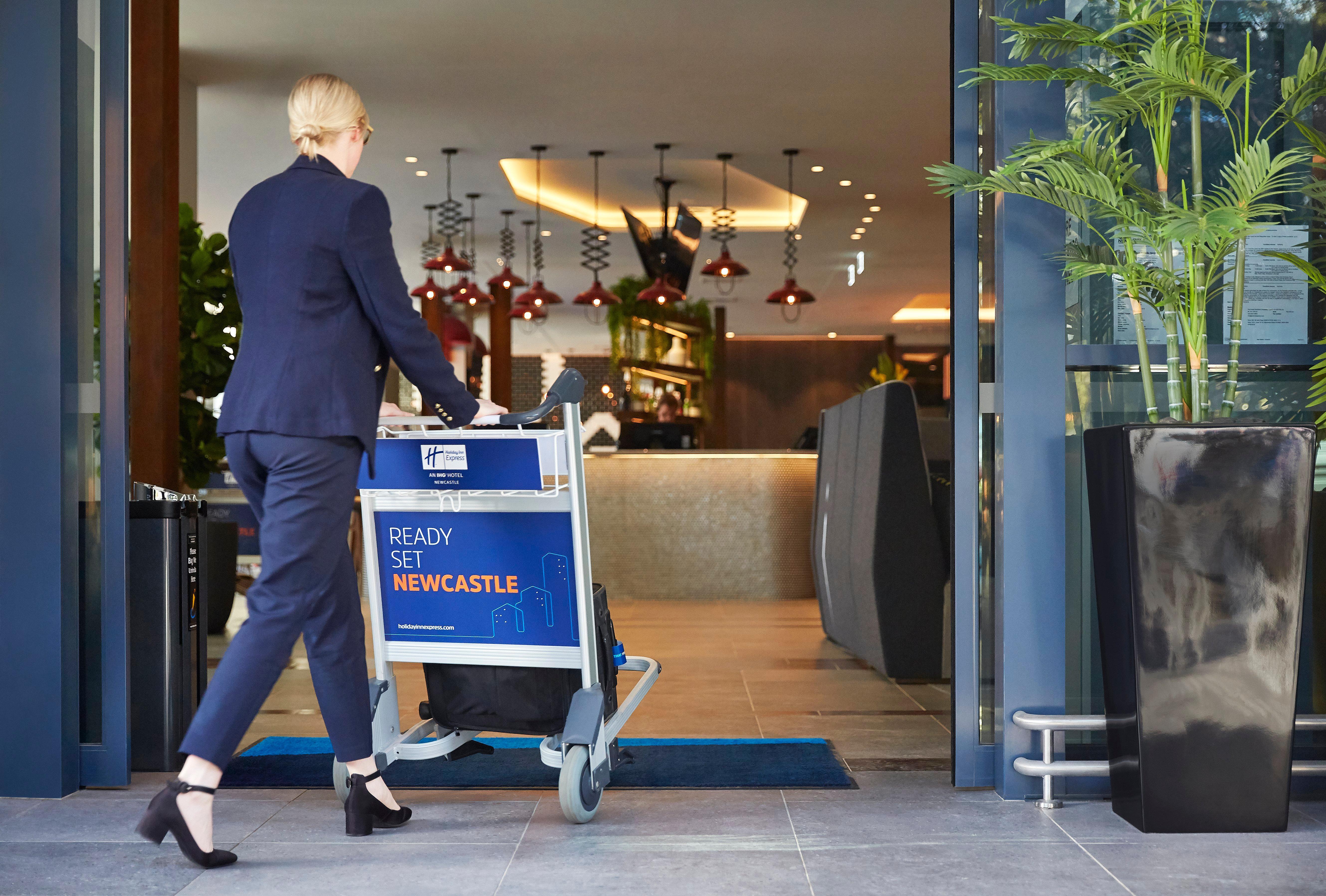 Holiday Inn Express Newcastle By Ihg Esterno foto